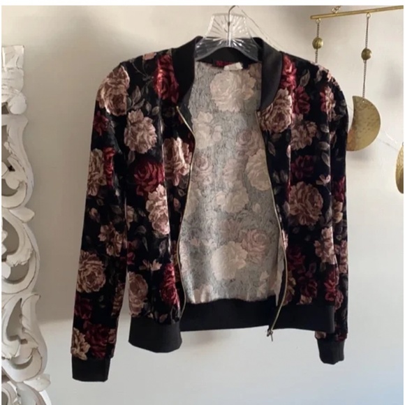 🪞 chic black velour rose zip up bomber long sleeve jacket - Picture 3 of 5
